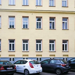  Apartment Elegant Duplex Danube Canal