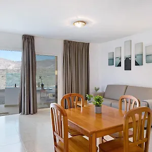 https://callao-beach-5.in-canary-islands.com
