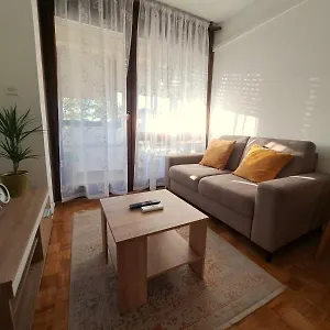 https://apartman-tamara.hotelinzadar.com